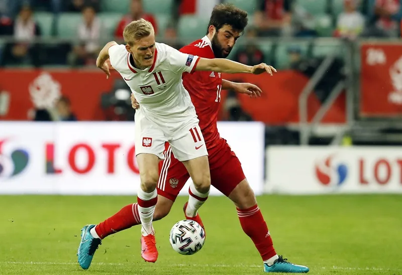 Tuyển Ba Lan và Nga trong trận giao hữu vào tháng 6-2021.