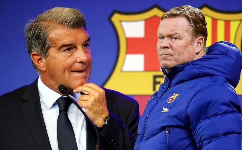 Ronald Koeman (phải) cáo buộc Chủ tịch Joan Laporta làm mọi cách ép ông rời vị trí.