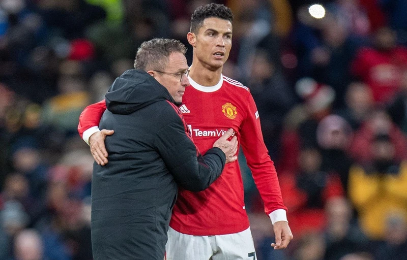 HLV Ralf Rangnick thừa nhận không thể kiểm soát cảm xúc của Cristiano Ronaldo.