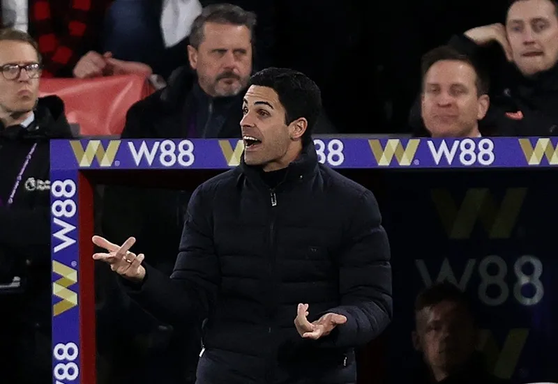 Arteta xin lỗi vì màn trình diễn “không thể chấp nhận” ảnh 1