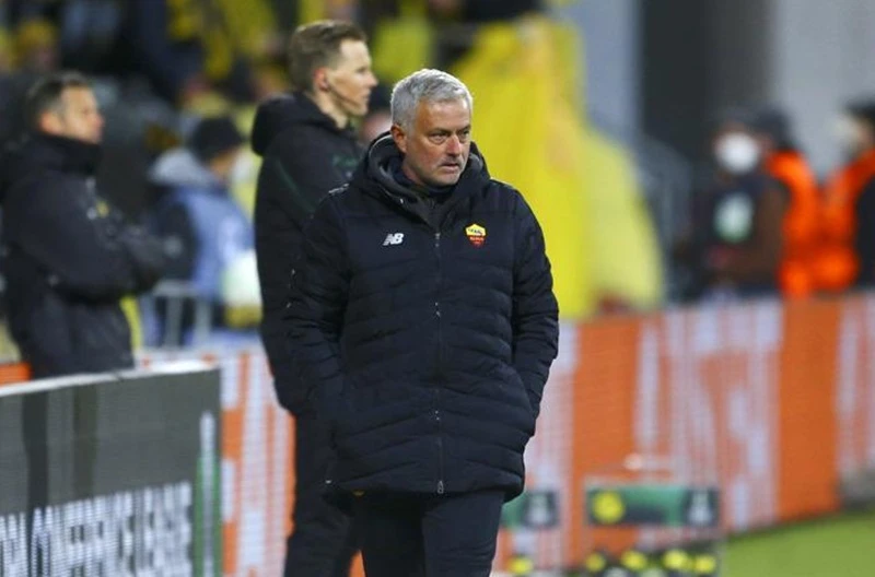 HLV Jose Mourinho và AS Roma lại thua tại Bodo/Glimt.