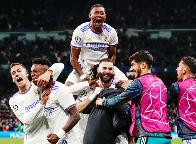 Tiền đạo Karim Benzema lại một lần nữa ghi bàn quyết định đưa Real đi tiếp.