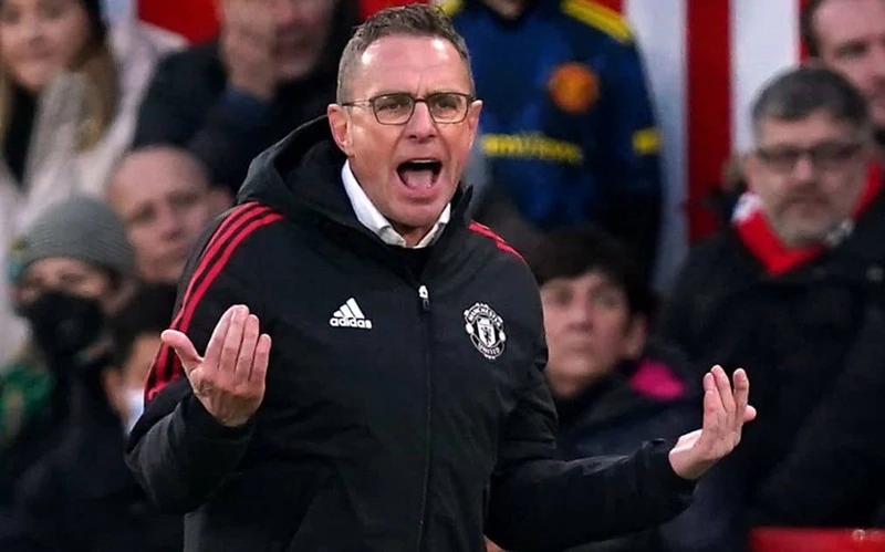 HLV Ralf Rangnick thừa nhận không giải quyết được những vấn đề ở sân Old Trafford.