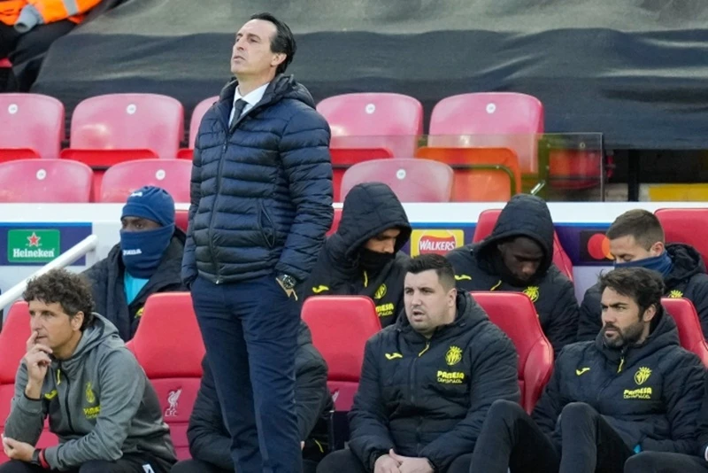 HLV Unai Emery thừa nhận Villarreal chỉ có thể phòng ngự chống trả tại Anfield.