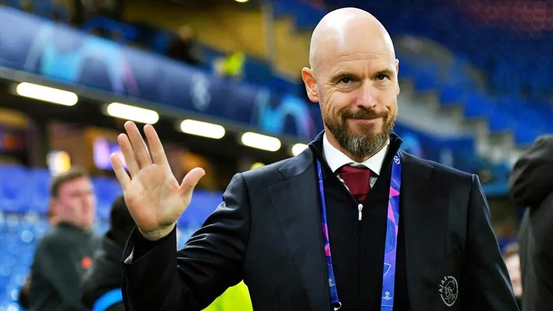 HLV Erik ten Hag dự kiến đáp máy bay đến Manchester vào thứ hai. Ảnh: Getty Images
