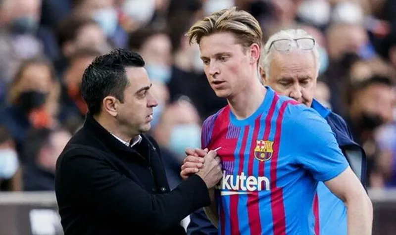 Frenkie De Jong và HLV Xavi Hernandez vẫn muốn làm việc cùng nhau.