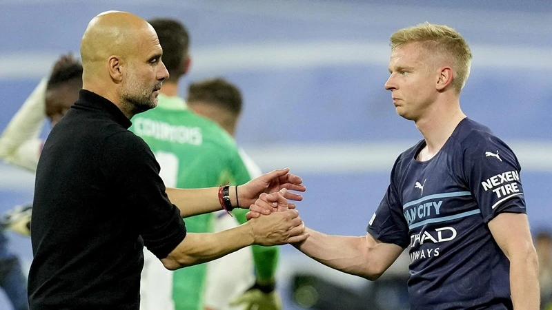 HLV Pep Guardiola vừa chia tay ngôi sao mới nhất là Oleksandr Zinchenko đến Arsenal.