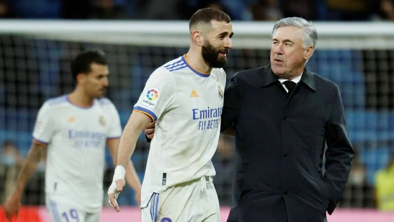 HLV Carlo Ancelotti tin đang sở hữu chân sút xuất sắc nhất thế giới là Karim Benzema.