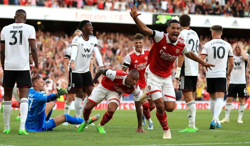 Pháo thủ tiếp tục khởi đầu hoàn hảo khi ngược dòng giành chiến thắng 2-1 trước Fulham.
