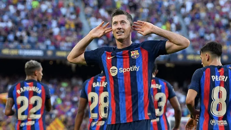 Robert Lewandowski thật sự bùng nổ với cú đúp bàn thắng trong trận thứ 2 liên tiếp.