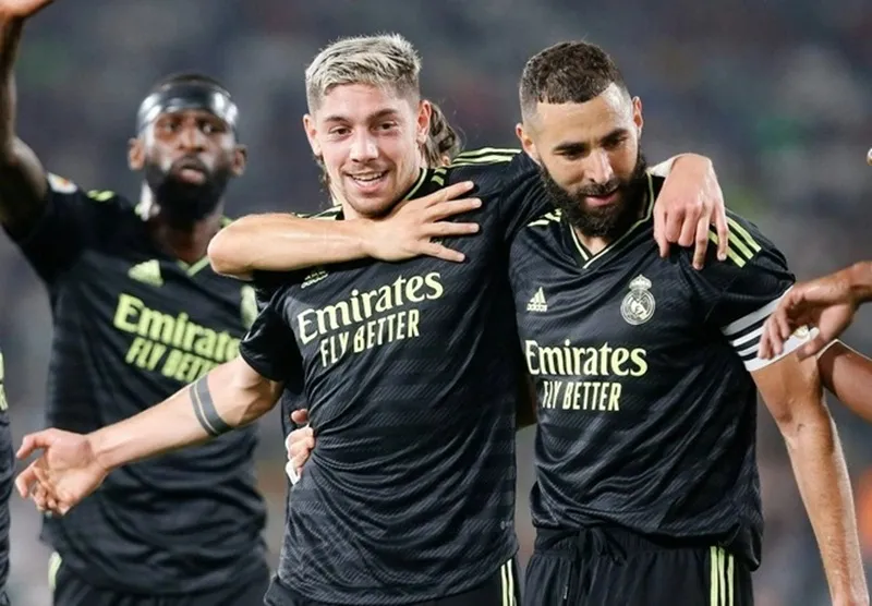 “Quả bóng vàng” Benzema ghi bàn, Real Madrid thắng lớn ảnh 1 “Quả bóng vàng” Benzema ghi bàn, Real Madrid thắng lớn ảnh 1