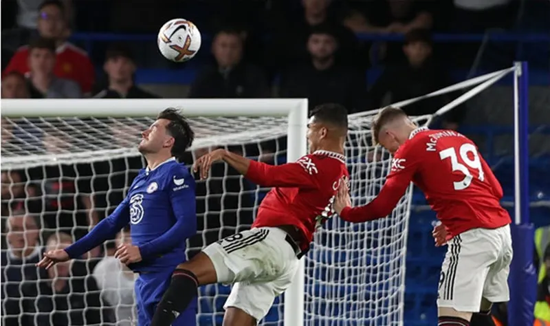 Casemiro có pha đánh đầu muộn giúp Man.United cứu vãn trận hòa. Ảnh: Getty Images