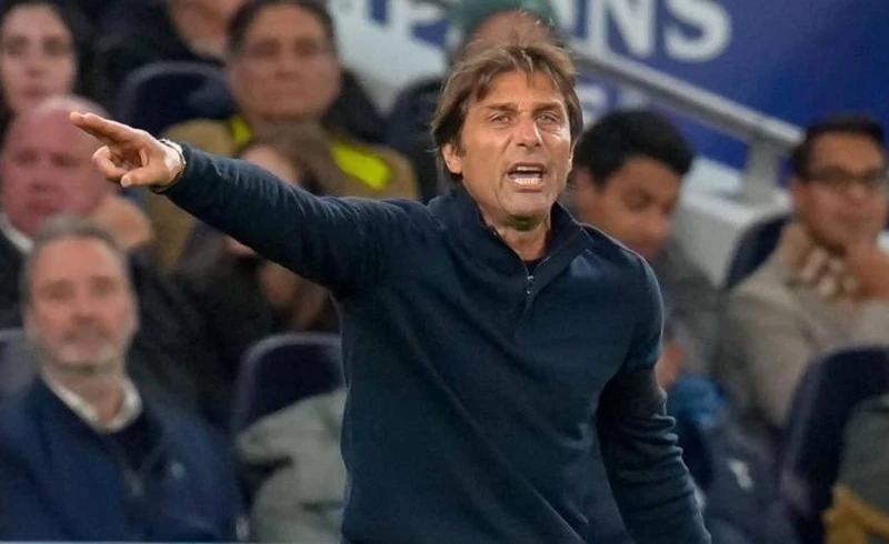 HLV Antonio Conte tiếp tục bày tỏ không hài lòng về đội hình. Ảnh: Getty Images 