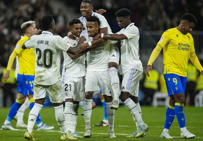 Real Madrid chấm dứt chuỗi 2 trận không thắng ở La Liga khi vượt qua đội khách Cadiz.