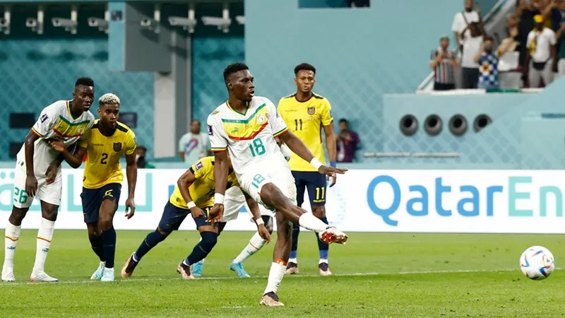 Bảng A: Hà Lan đỉnh bảng, Senegal tiếp lửa cho châu Phi ảnh 2