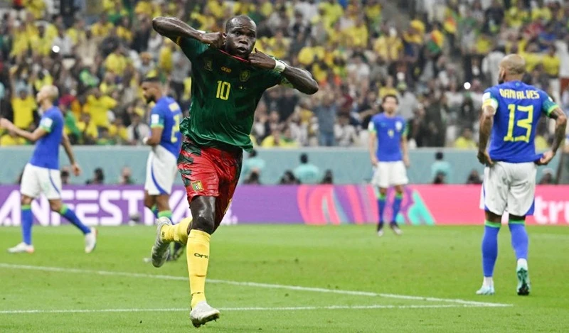 Vincent Aboubakar giúp Cameroon có chiến thắng đầu tiên tại World Cup 2022.