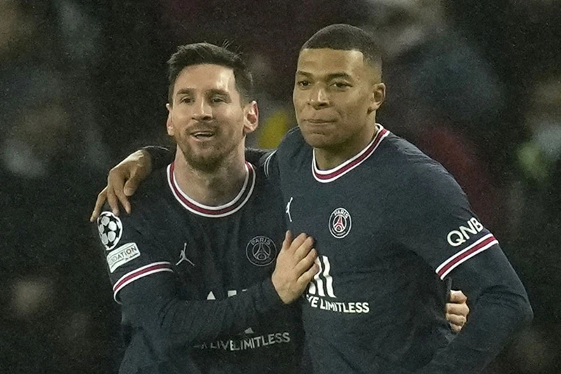 L’Equipe lựa chọn những ngôi sao xuất chúng như Kylian Mbappe và Lionel Messi.