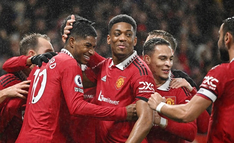 Man.United dễ dàng đánh bại Nottingham Forest 3-0 tại Old Trafford.