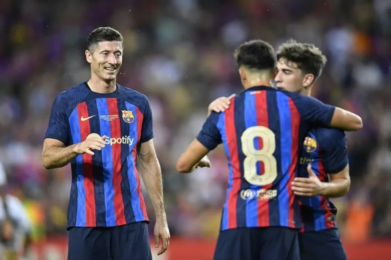 Barcelona liệu có thể vượt qua 3 trận thiếu Lewandowski để bảo vệ ngôi đầu?