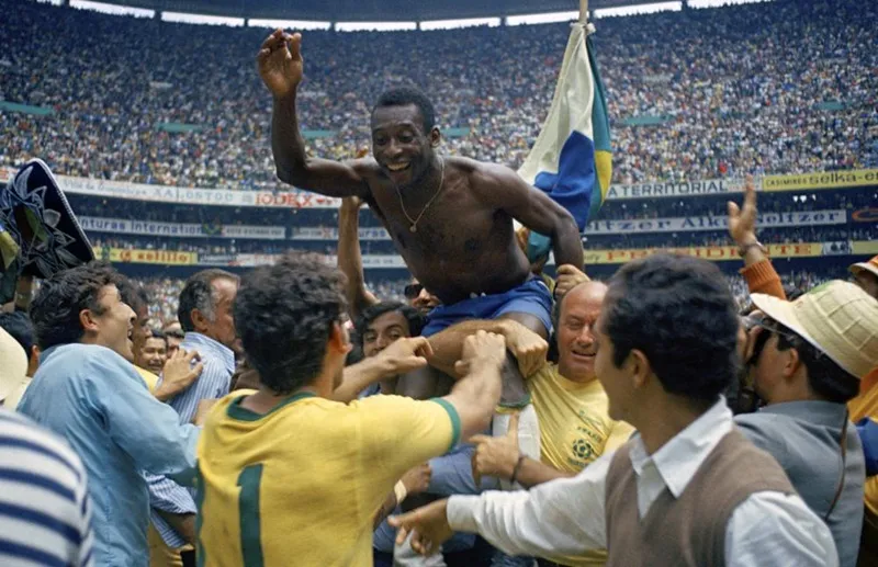 “Vua bóng đá” Pele là người giữ kỷ lục 3 lần vô địch World Cup.