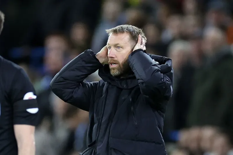 HLV Graham Potter mô tả việc quản lý Chelsea là “công việc khó khăn nhất trong bóng đá”.