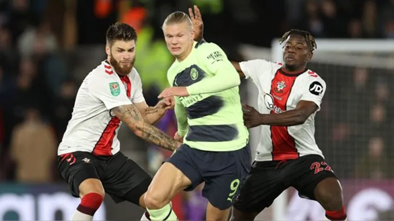 Ngay cả khi Erling Haaland vào sân từ đầu hiệp 2 cũng không thể nhận được cơ hội ghi bàn. Ngay cả khi Erling Haaland vào sân từ đầu hiệp 2 cũng không thể nhận được cơ hội ghi bàn.