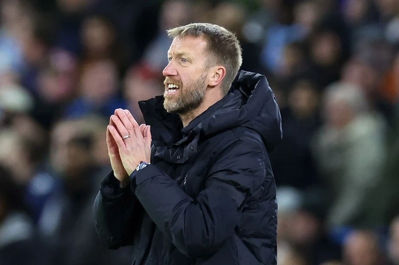 HLV Graham Potter có phải là người thích hợp xoay chuyển tình thế này hay không là câu hỏi lớn nhất ở sân Stamford Bridge.