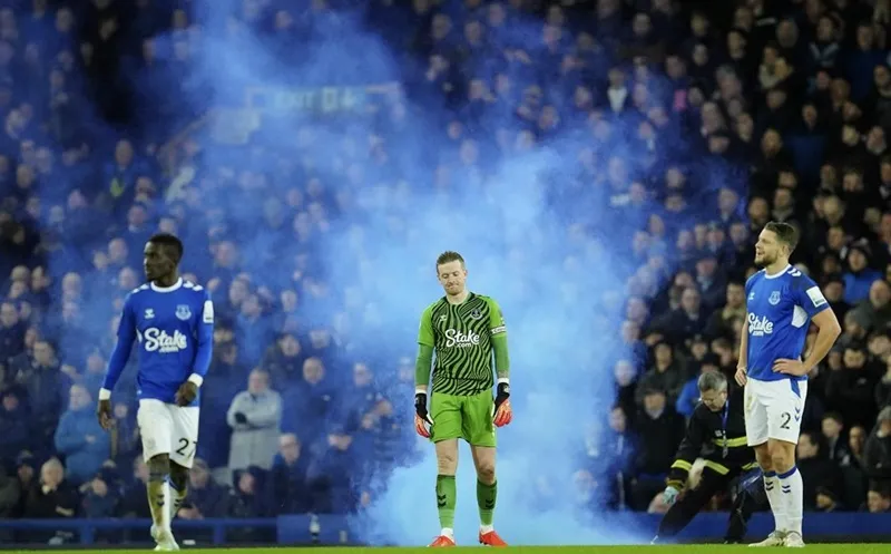 Thầy trò của HLV Frank Lampard đã không thể giành một chiến thắng nhằm xoa dịu tình hình.