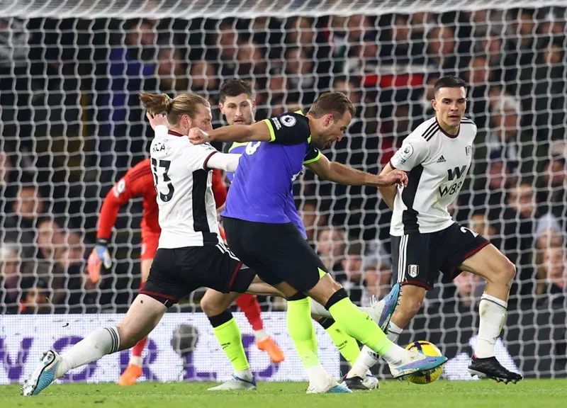 Harry Kane ghi 9 bàn thắng trên sân khách mùa này, ghi bàn ở 5 trong 6 trận sân khách ở derby London.