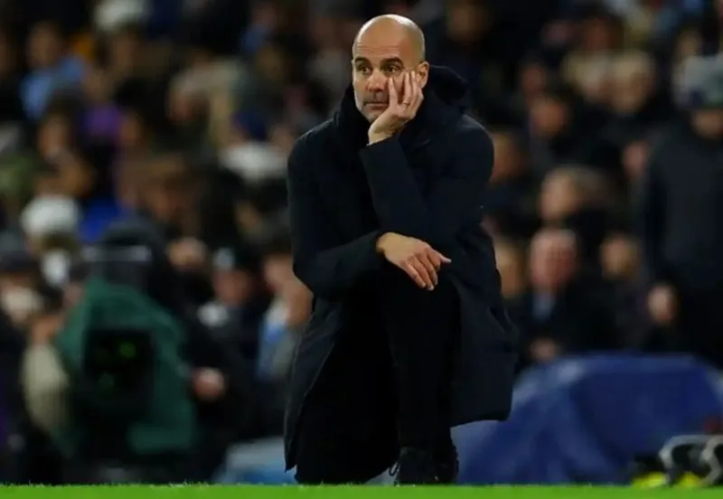 Pep Guardiola đang cảm nhận rõ áp lực từ Arsenal qua từng trận đấu.