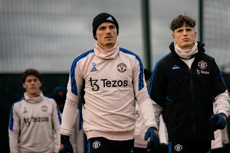 Tân binh Marcel Sabitzer mượn từ Bayern Munich cho thấy sự sẵn sàng trên sân tập. Tân binh Marcel Sabitzer mượn từ Bayern Munich cho thấy sự sẵn sàng trên sân tập.