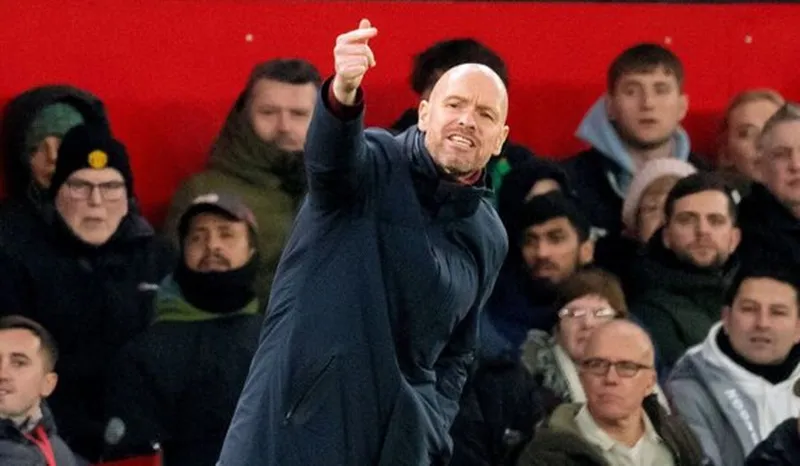 HLV Erik ten Hag thất vọng khi Quỷ đỏ bỏ lỡ cơ hội cân bằng điểm với đội nhì bảng Man City. HLV Erik ten Hag thất vọng khi Quỷ đỏ bỏ lỡ cơ hội cân bằng điểm với đội nhì bảng Man City.