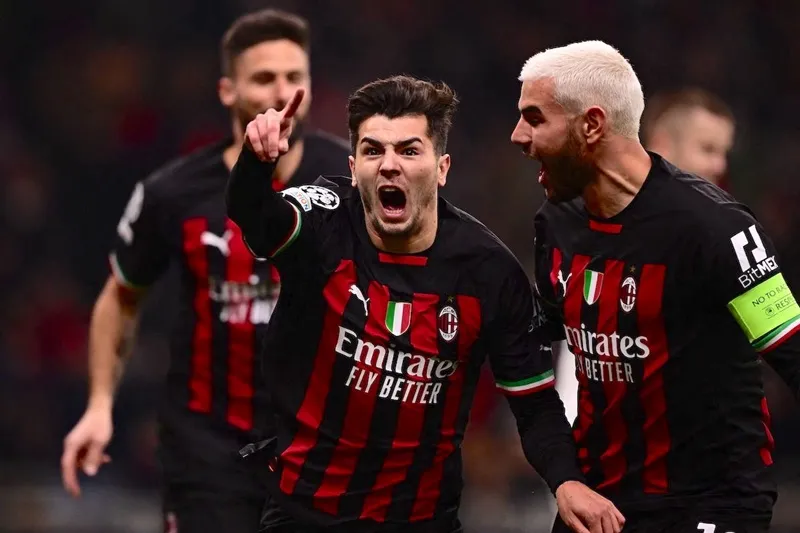 Brahim Diaz giúp Milan tạo lợi thế trước trận lượt về trên đất Anh.