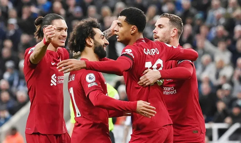 Liverpool giành chiến thắng 2-0 trên sân của đối thủ trực tiếp trong cuộc đua tốp 4 là Newcastle.