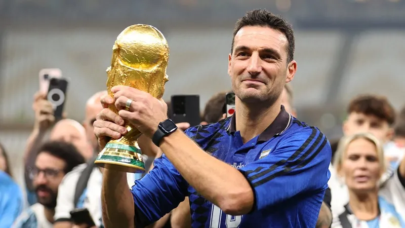HLV Lionel Scaloni có cơ hội bảo vệ danh hiệu World Cup vừa giành được tại Qatar vào cuối năm ngoái.