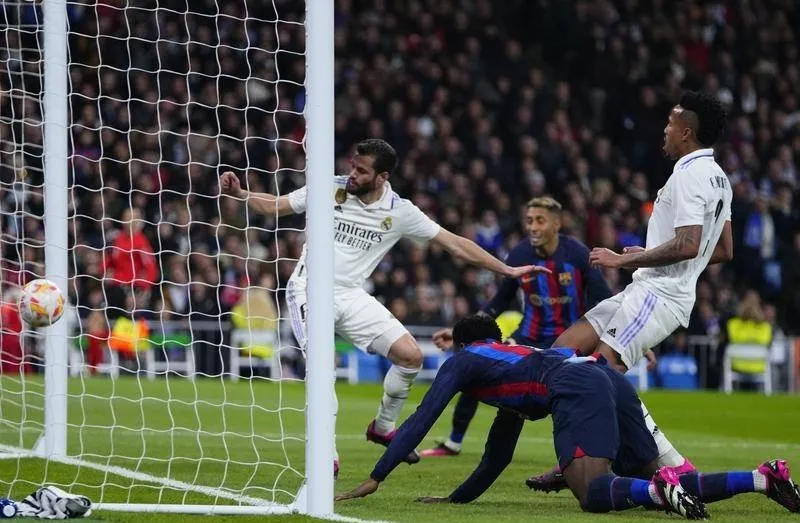 Bàn phản lưới nhà của Eder Militao là khác biệt duy nhất của trận đấu. Bàn phản lưới nhà của Eder Militao là khác biệt duy nhất của trận đấu.