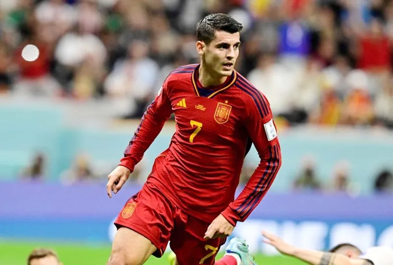 Tiền đạo 30 tuổi Alvaro Morata được chọn là đội trưởng của thời kỳ mới.