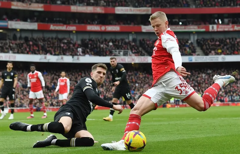 Zinchenko hòa nhập với CLB bắc London nhanh đến mức như thể đã ở đội bóng này từ lâu. 