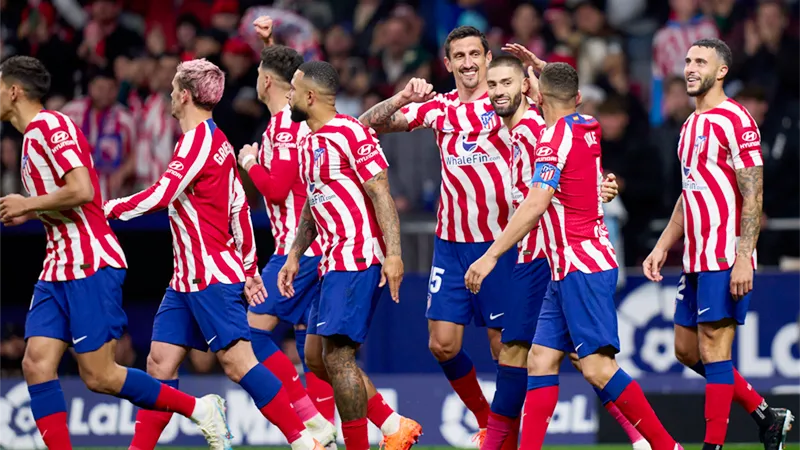 Atletico Madrid dễ dàng đánh bại Valencia 3-0, áp sát vị trí nhì bảng của Real Madrid.