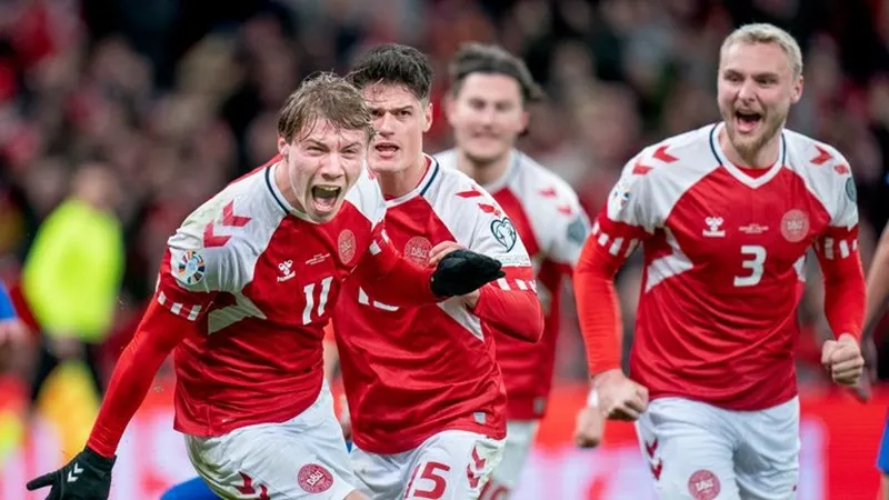 Ngôi sao trẻ Rasmus Hojlund đã lập một hat-trick giúp Đan Mạch đánh bại Phần Lan 3-1.