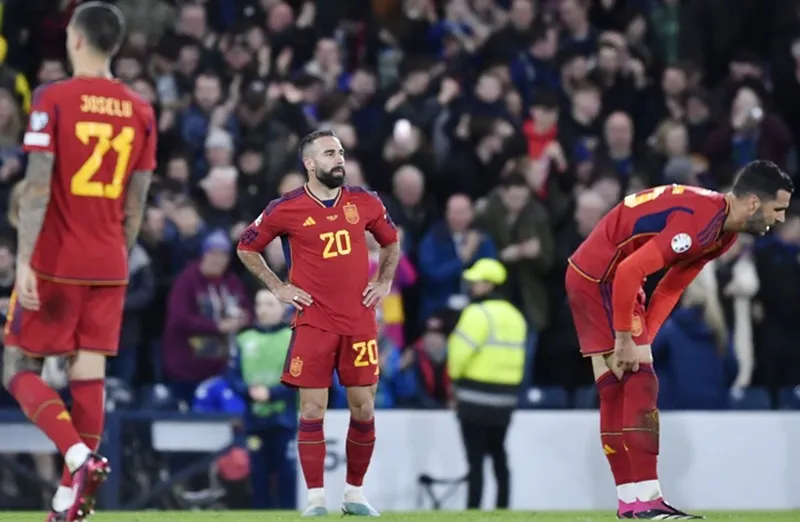 Tây Ban Nha đã chịu thất bại đầu tiên ở vòng loại Euro sau 20 trận đấu kể từ năm 2014. Tây Ban Nha đã chịu thất bại đầu tiên ở vòng loại Euro sau 20 trận đấu kể từ năm 2014.