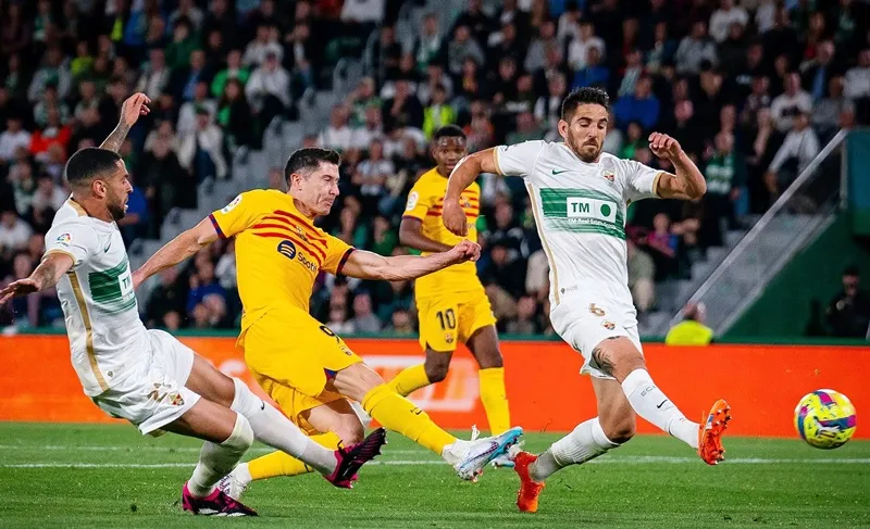 Tiền đạo Robert Lewandowski đã trở lại bảng tỷ số sau 3 trận đấu không có bàn thắng.