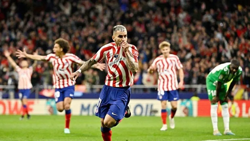 Angel Correa ghi bàn phút 86 giúp Atletico Madrid đánh bại Real Betis 1-0 củng cố vị trí thứ 3. Angel Correa ghi bàn phút 86 giúp Atletico Madrid đánh bại Real Betis 1-0 củng cố vị trí thứ 3.
