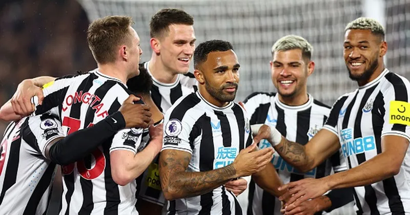 Newcastle củng cố vị trí trong tốp 4 với chiến thắng 5-1 trước một chủ nhà West Ham.