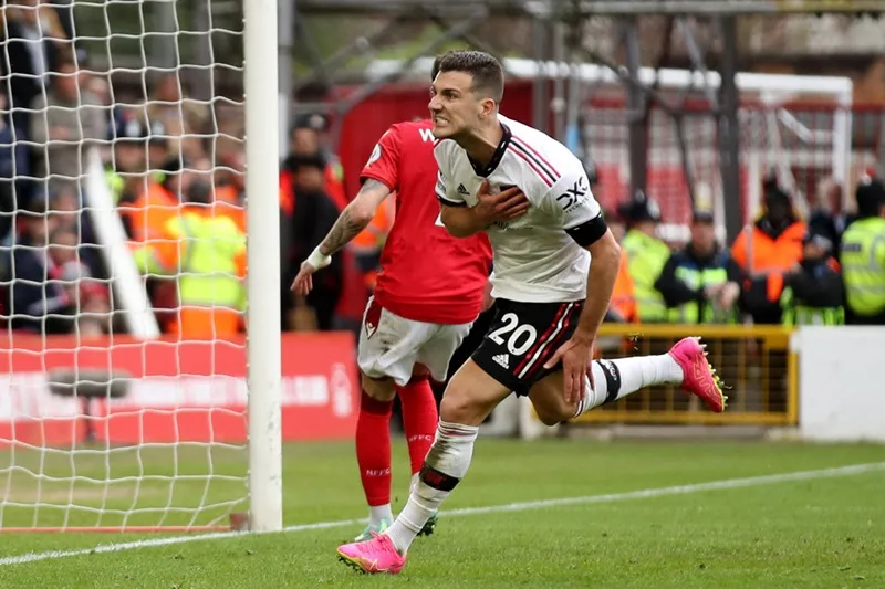 Diogo Dalot ghi bàn thắng đầu tiên của cá nhân anh ở Premier League.