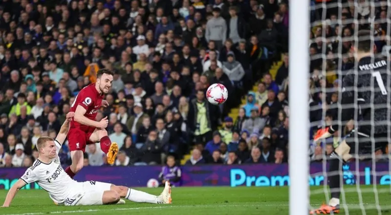 Diogo Jota đóng góp cú đúp và là những bàn thắng đầu tiên của anh sau hơn một năm.