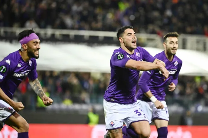 Fiorentina thoát hiểm trong gang tấc trước màn quật khởi bất ngờ từ đội khách Lech Poznan.