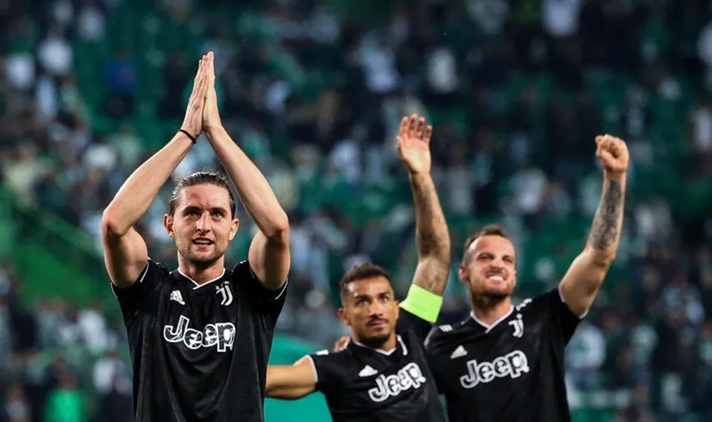 Juventus loại Sporting với chiến thắng chung cuộc 2-1, sau khi được trả lại 15 điểm ở Serie A. Juventus loại Sporting với chiến thắng chung cuộc 2-1, sau khi được trả lại 15 điểm ở Serie A.
