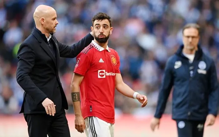 HLV Erik ten Hag kêu gọi cầu thủ Man.United học hỏi thái độ của đội trưởng Bruno Fernandes.