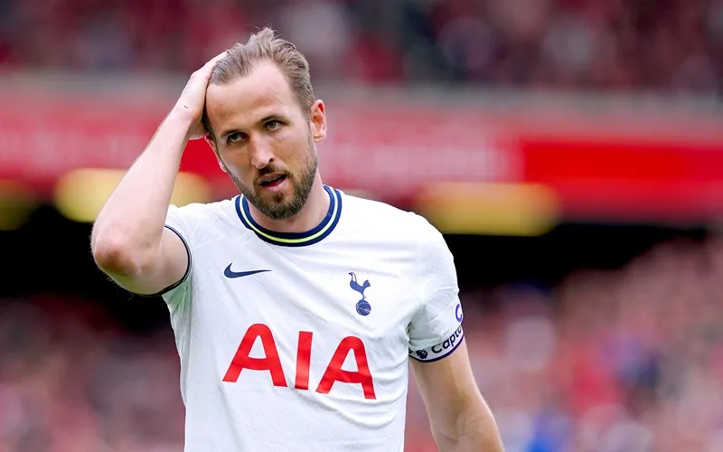 Harry Kane chán nản về một mùa giải dần khép lại trong thất bại tệ hại.